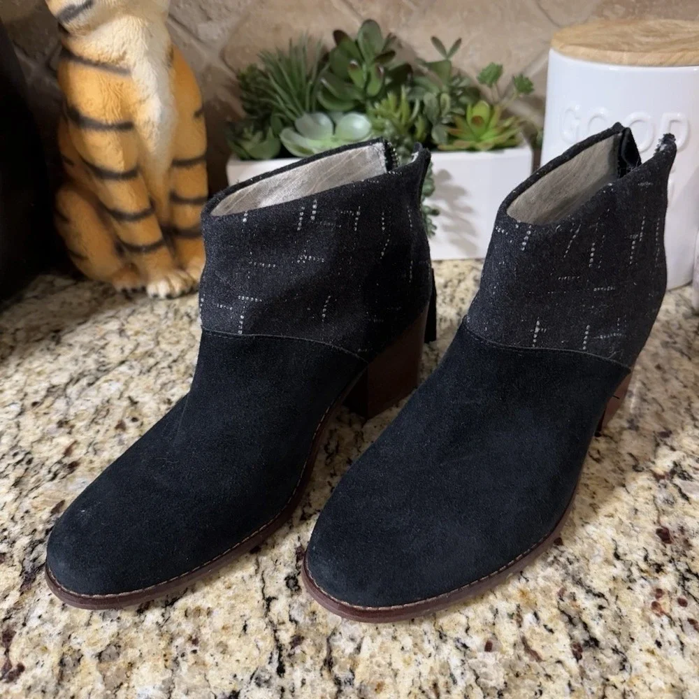Toms Leila Ankle Booties Suede Wool Boots‎ Black Size 8